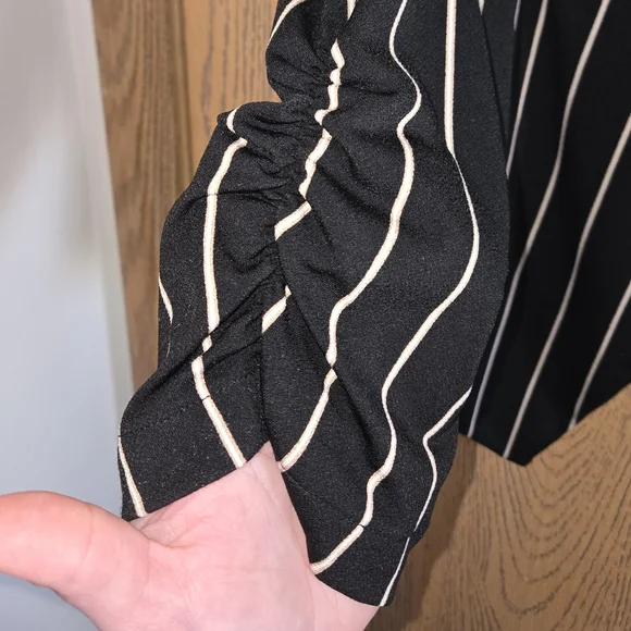 Torrid Cropped 3/4 Sleeve Blazer - Picture 5 of 7